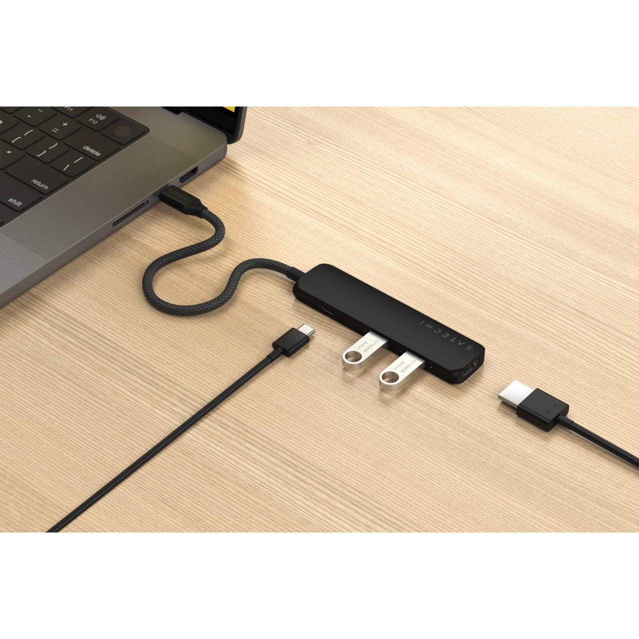 Satechi USB-C Slim Multi-Port Hub (4 in 1) Schwarz USB-C 4 in 1