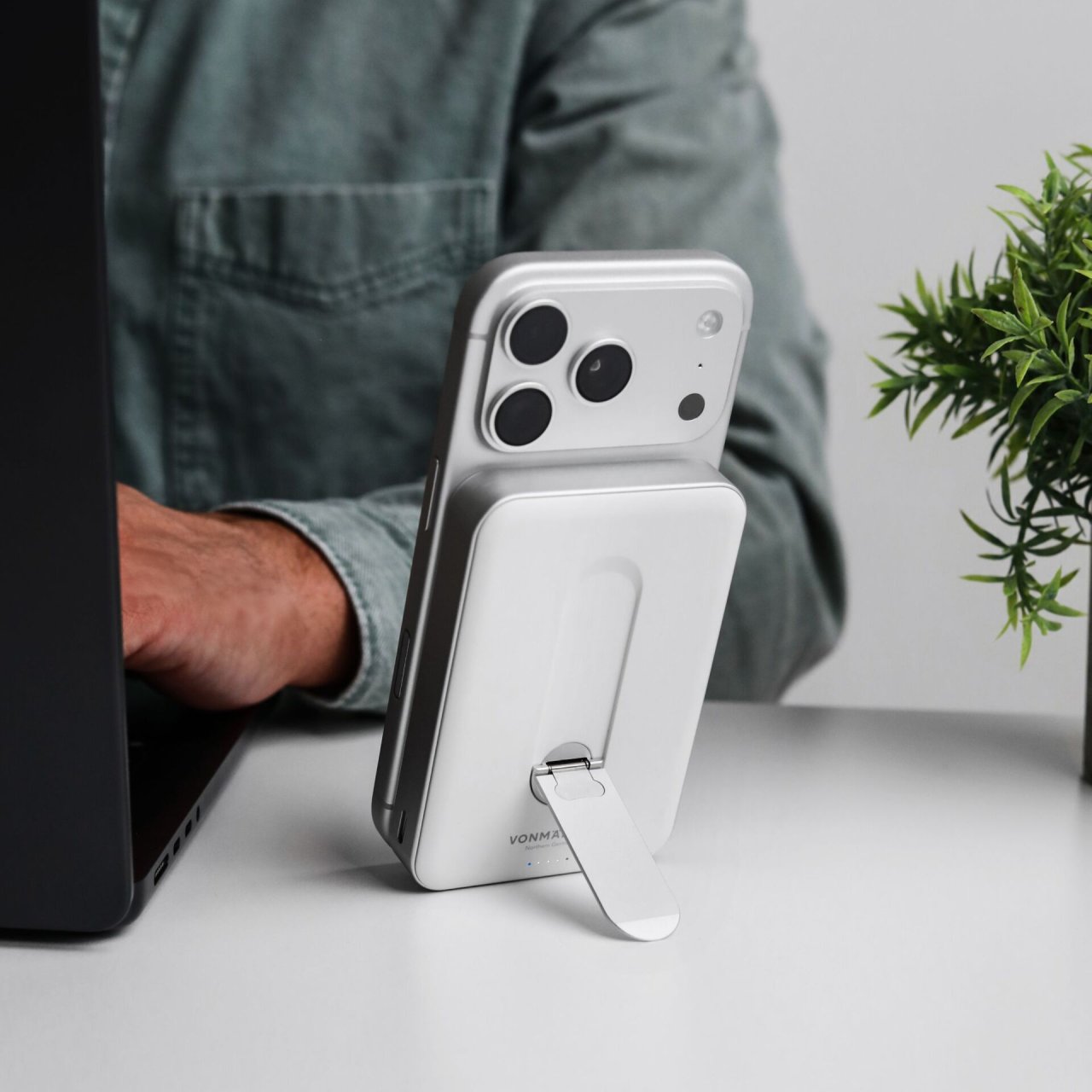 Vonmählen Evergreen Mag QI2 Powerbank Weiß USB-C 10.000mAh mit Kickstand