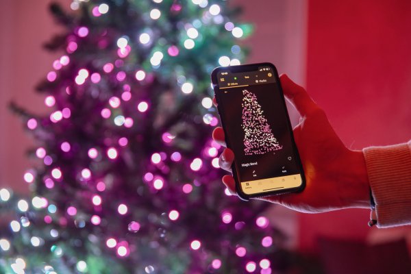 Twinkly Strings smarte Lichterkette für den Weihnachtsbaum