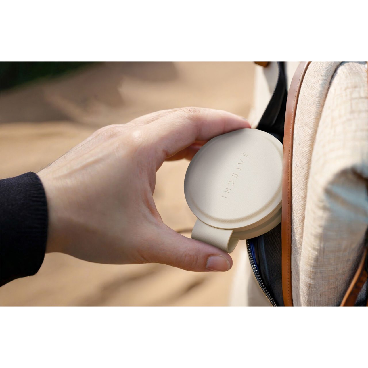 Satechi OntheGo Wireless Charger mit QI2 Sand 15W 2 in 1
